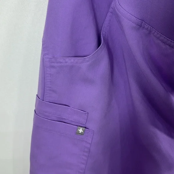 Figs Women’s Two Piece Scrub Set Rafaela Top and Kade Pants purple size XL. - Picture 8 of 13